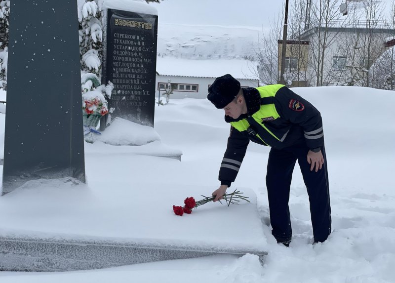 Полицейские Радужного приняли участие в памятных мероприятиях, посвящённых Дню воинской славы России